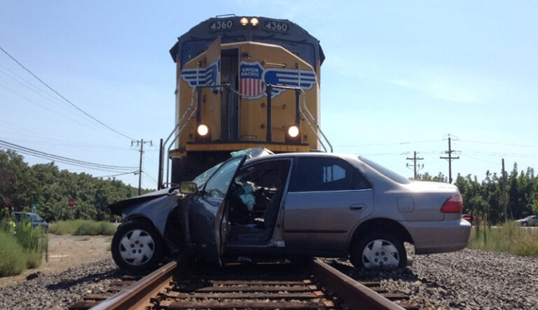 why-do-cars-get-stuck-on-train-tracks-easy-discussion-for-2023-gearncare